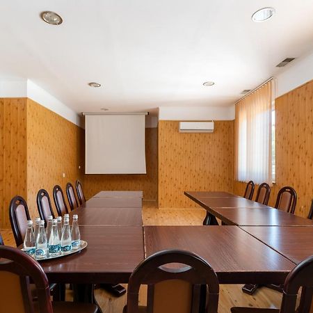 Hotel Ruczaj Краков Экстерьер фото
