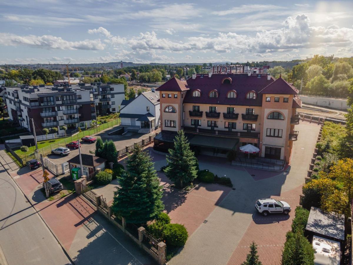 Hotel Ruczaj Краков Экстерьер фото