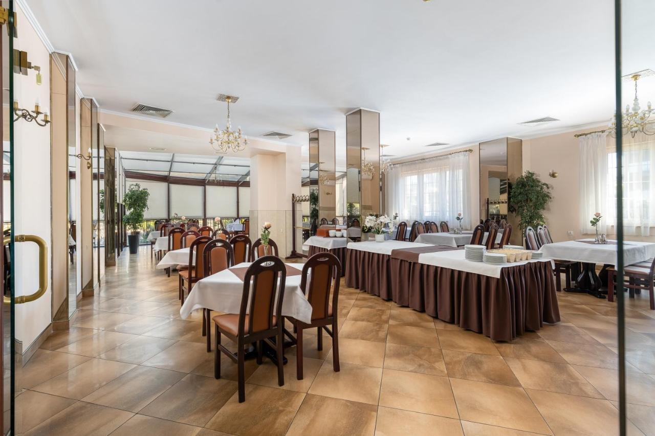 Hotel Ruczaj Краков Экстерьер фото