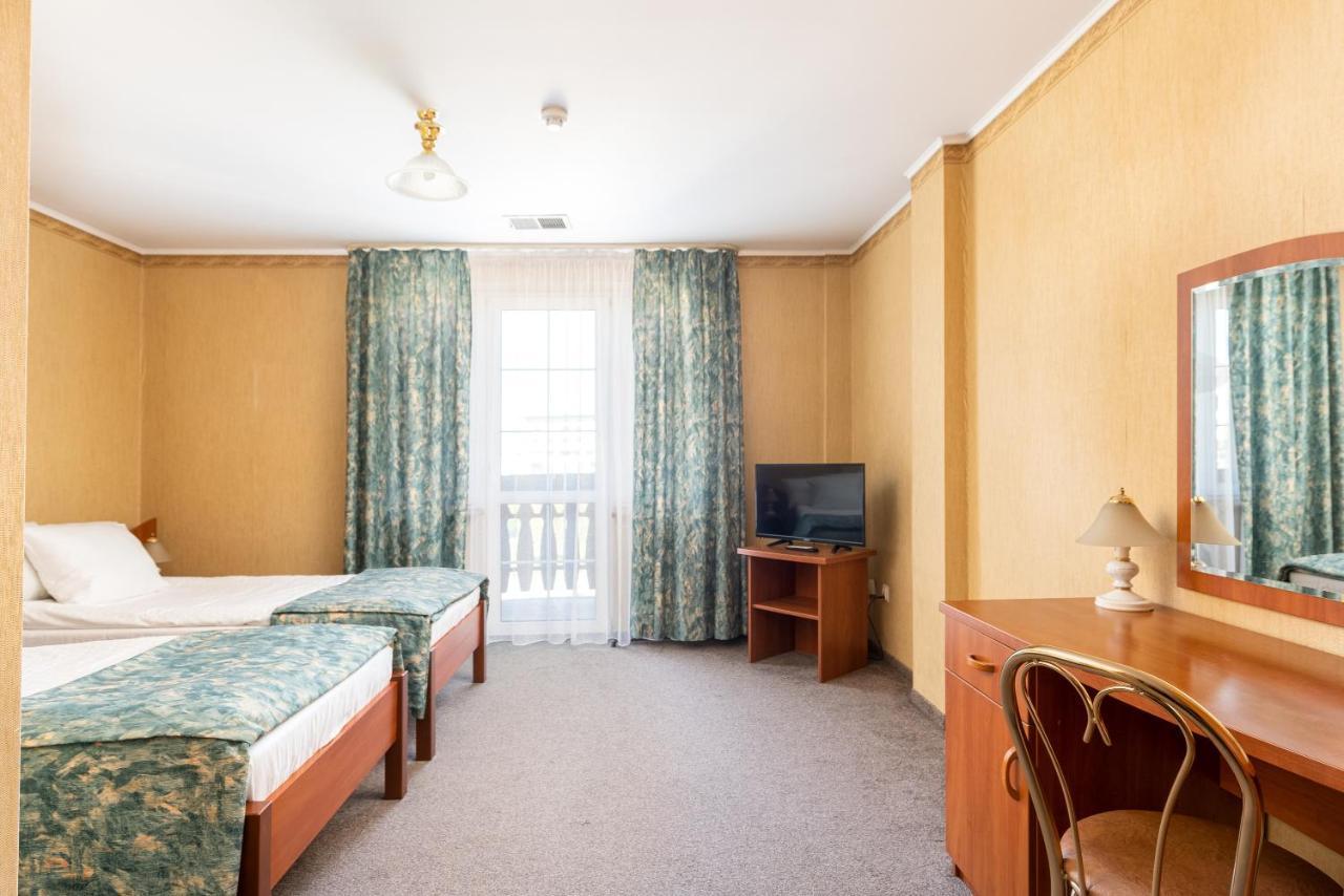 Hotel Ruczaj Краков Экстерьер фото