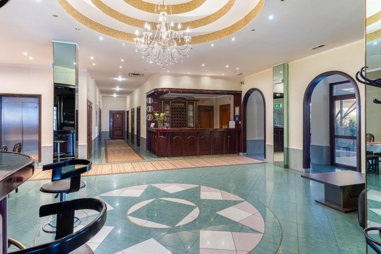 Hotel Ruczaj Краков Экстерьер фото