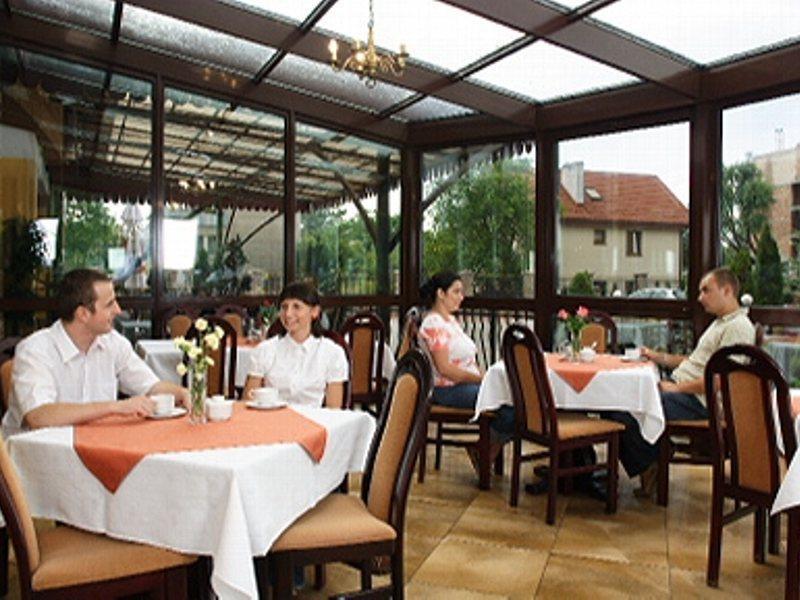 Hotel Ruczaj Краков Экстерьер фото