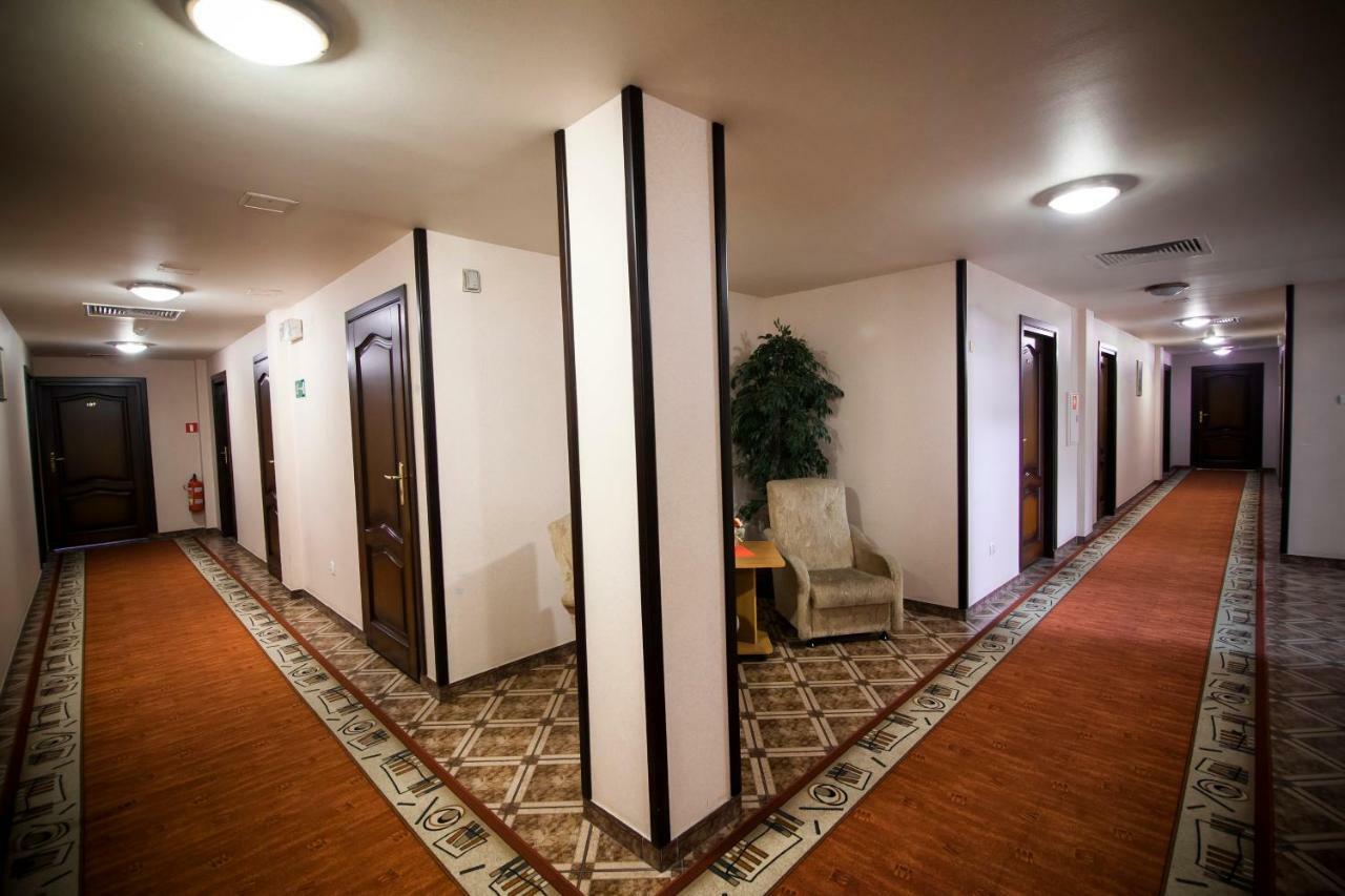 Hotel Ruczaj Краков Экстерьер фото